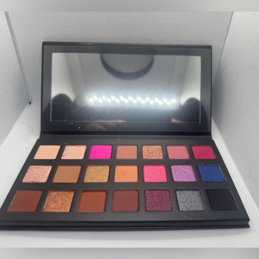 Kylie Eyeshadow palette